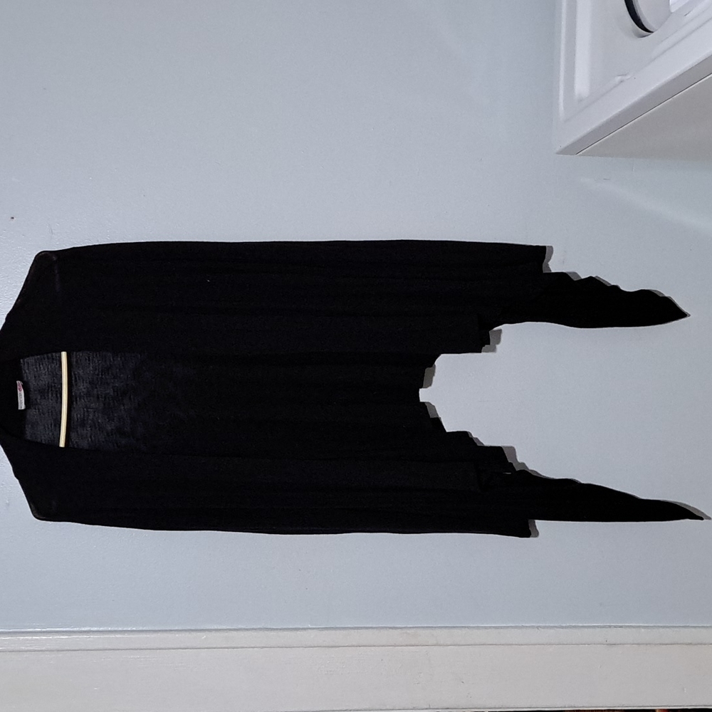 90''s Body Central L Black lightweight long design Body covering with sleeves.
